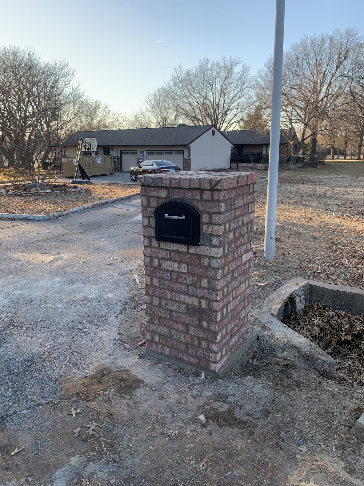 Custom brick mailbox column